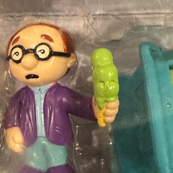 Disney - Picture 3 of 11